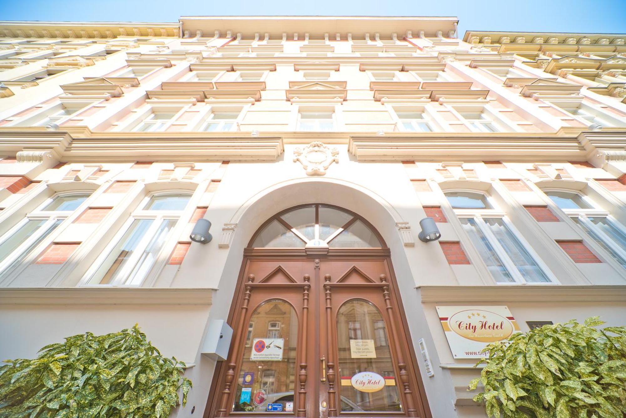 City-Hotel Am Wasserturm Halle Halle  Exterior foto